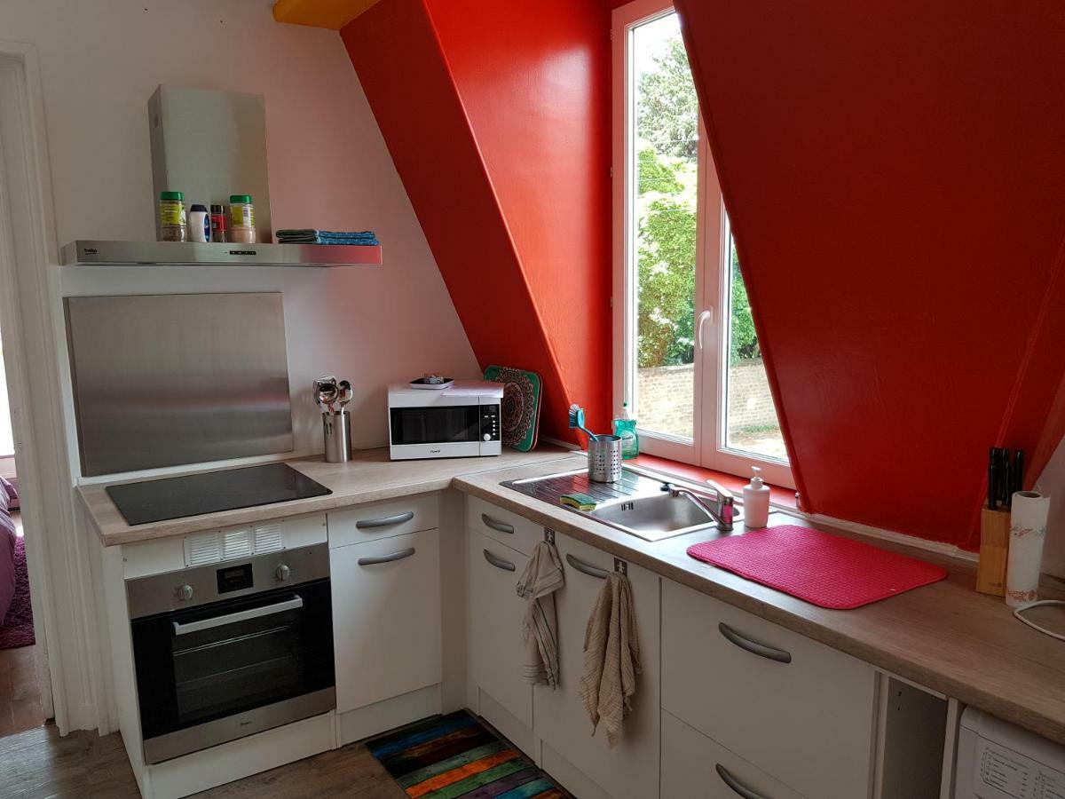 Appartement Atypique - 2 Chambres - Rue Calme Dans Centre Ville Sedan Exterior foto